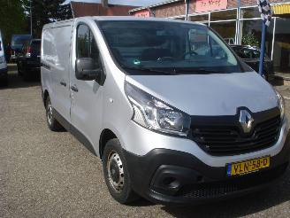 Schade bestelwagen Renault Trafic AIRCO-NAVI  EURO 6 2016/9