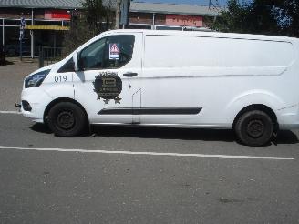 Ford Transit Custom L2-H1 2.0 DCI  EURO 6       AIRCO 77KW picture 3