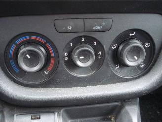 Fiat Doblo 1.3-16V DIESEL AIRCO picture 14
