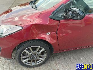 Mazda 2  picture 8