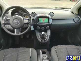 Mazda 2  picture 13