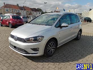 Vaurioauto  passenger cars Volkswagen Golf SPORTSVAN 2017/2