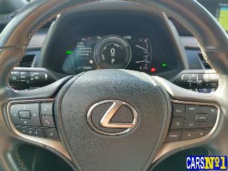 Lexus UX  picture 17