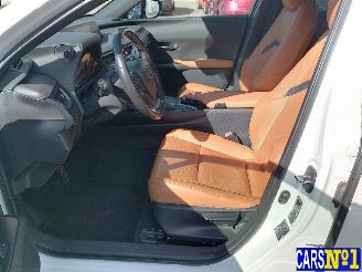 Lexus UX  picture 15