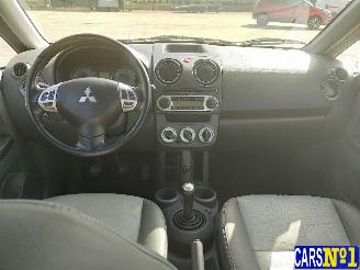 Mitsubishi Colt  picture 11