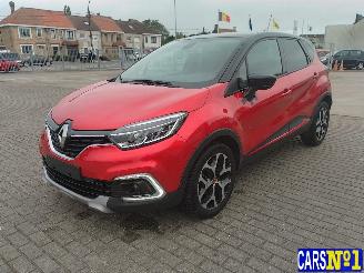 Schadeauto Renault Captur  2019/4