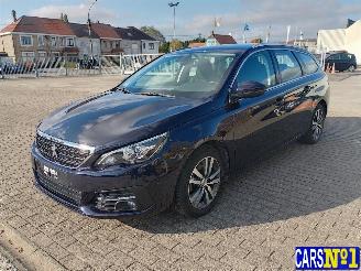 damaged passenger cars Peugeot 308  2019/4