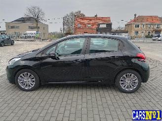 Peugeot 208  picture 7