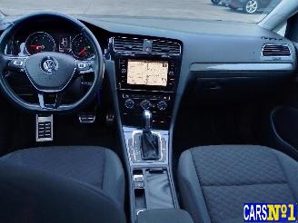 Volkswagen Golf  picture 16