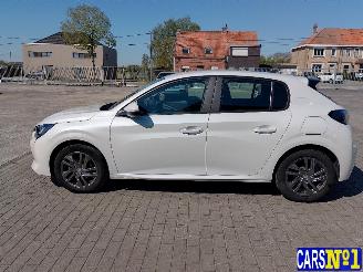 Peugeot 208  picture 7