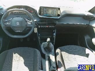 Peugeot 208  picture 12