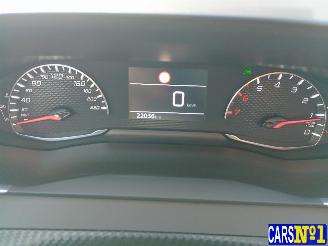 Peugeot 208  picture 15