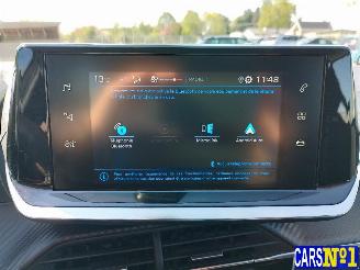 Peugeot 208  picture 16