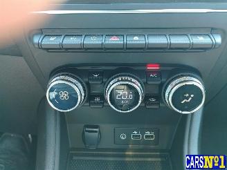 Renault Captur  picture 20
