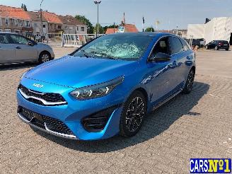 Vaurioauto  passenger cars Kia Pro cee d  2022/9