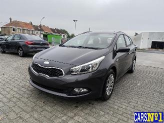 Damaged car Kia Cee d SPORTSWAGON 2014/1
