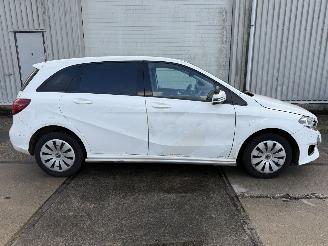 Mercedes B-klasse 220d Ambition Automaat picture 4