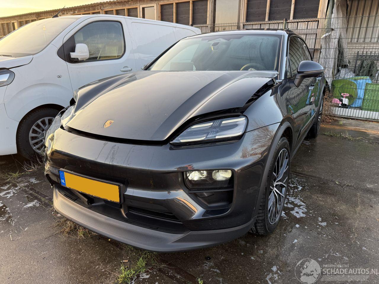 Porsche Macan EV 4 100kWh Pano Bose