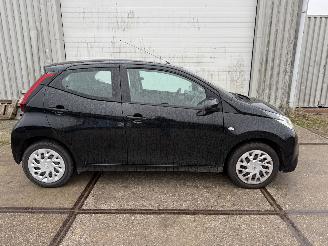 Toyota Aygo 1.0 VVT-i X-Play picture 2