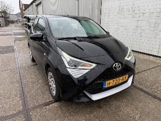 Schadeauto Toyota Aygo 1.0 VVT-i X-Play 2020/6