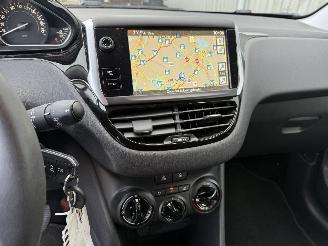 Peugeot 208 1.2 VTi Urban Soul picture 20