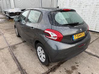 Peugeot 208 1.2 VTi Urban Soul picture 6