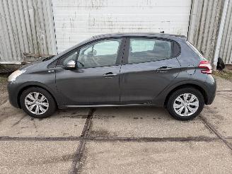 Peugeot 208 1.2 VTi Urban Soul picture 7