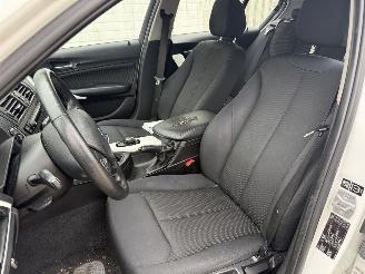 BMW 1-serie 114i picture 14