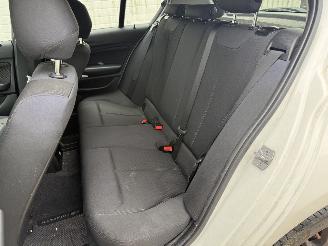BMW 1-serie 114i picture 15