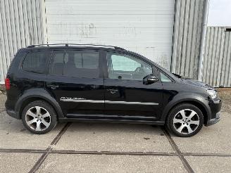 Volkswagen Touran 1.4 TSI DSG Cross Touran picture 2