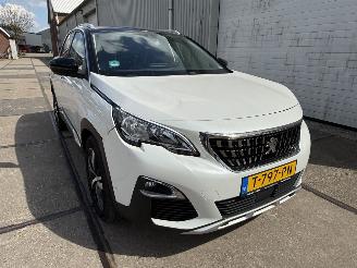 Damaged car Peugeot 3008 1.2 PT Allure 2018/11