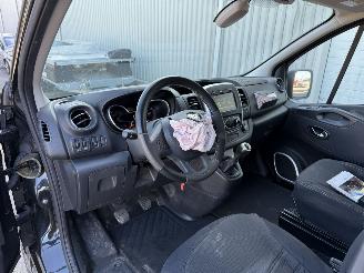 Renault Trafic 2.0 dCi T29 L2H1 DC Luxe picture 21