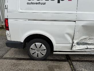 Volkswagen Transporter 2.0 TDI L2H1 28 110PK Navigatie Trekhaak picture 9