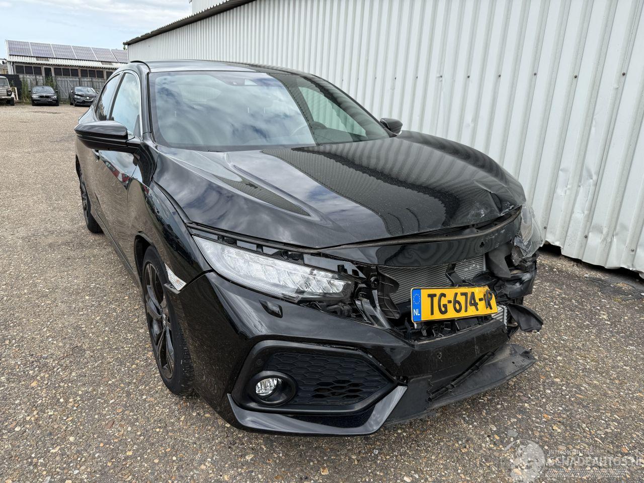 Honda Civic 1.0 i-VTEC Executive Automaat Panoramadak