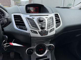 Ford Fiesta 1.25 Titanium picture 21
