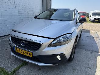 krockskadad bil auto Volvo V-40 Cross Country 1.6 T4 Momentum 2014/5