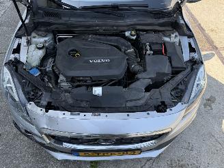 Volvo V-40 1.6 T4 Momentum picture 14
