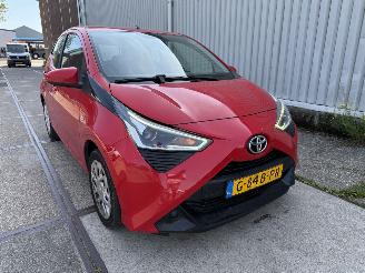 krockskadad bil auto Toyota Aygo 1.0 VVT-i X-Play Multimedia Camera 2019/11