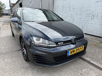 Voiture accidenté Volkswagen Golf 2.0 TDI GTD DSG Pano 2013/10