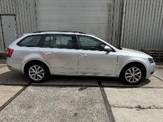Skoda Octavia 1.0 TSI Ambition Business picture 2