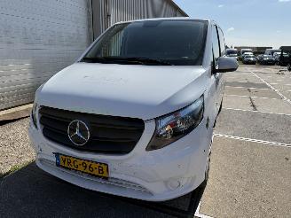 Schade bestelwagen Mercedes Vito 114 CDI Automaat Navigatie 2022/7