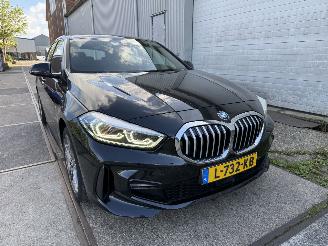 krockskadad bil auto BMW 1-serie 118i M-Sport Automaat 2021/6