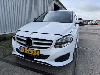 krockskadad bil auto Mercedes B-klasse 220d Ambition Automaat 2018/11
