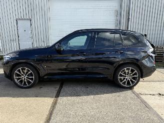 BMW X3 xDrive 30e M-Sport Panoramadak picture 2
