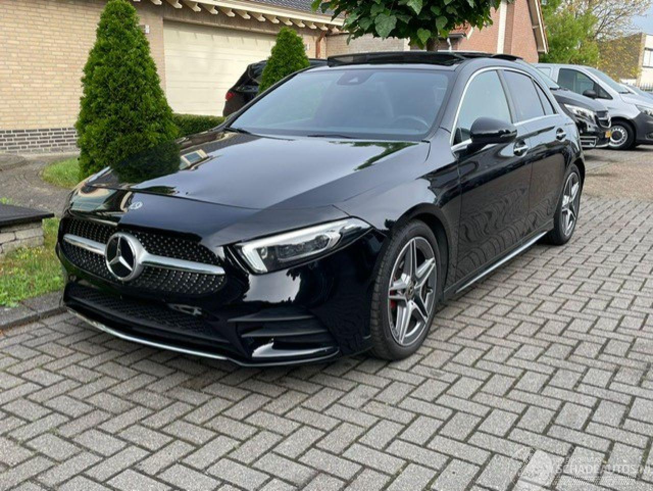 Mercedes A-klasse 180 AMG LINE PANORAMADAK NAVI CAMERA LED