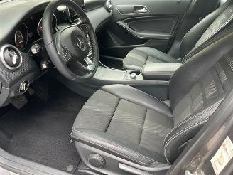 Mercedes A-klasse 180 URBAN AUTO NAVI LED PDC picture 9