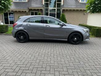 Mercedes A-klasse 180 URBAN AUTO NAVI LED PDC picture 5