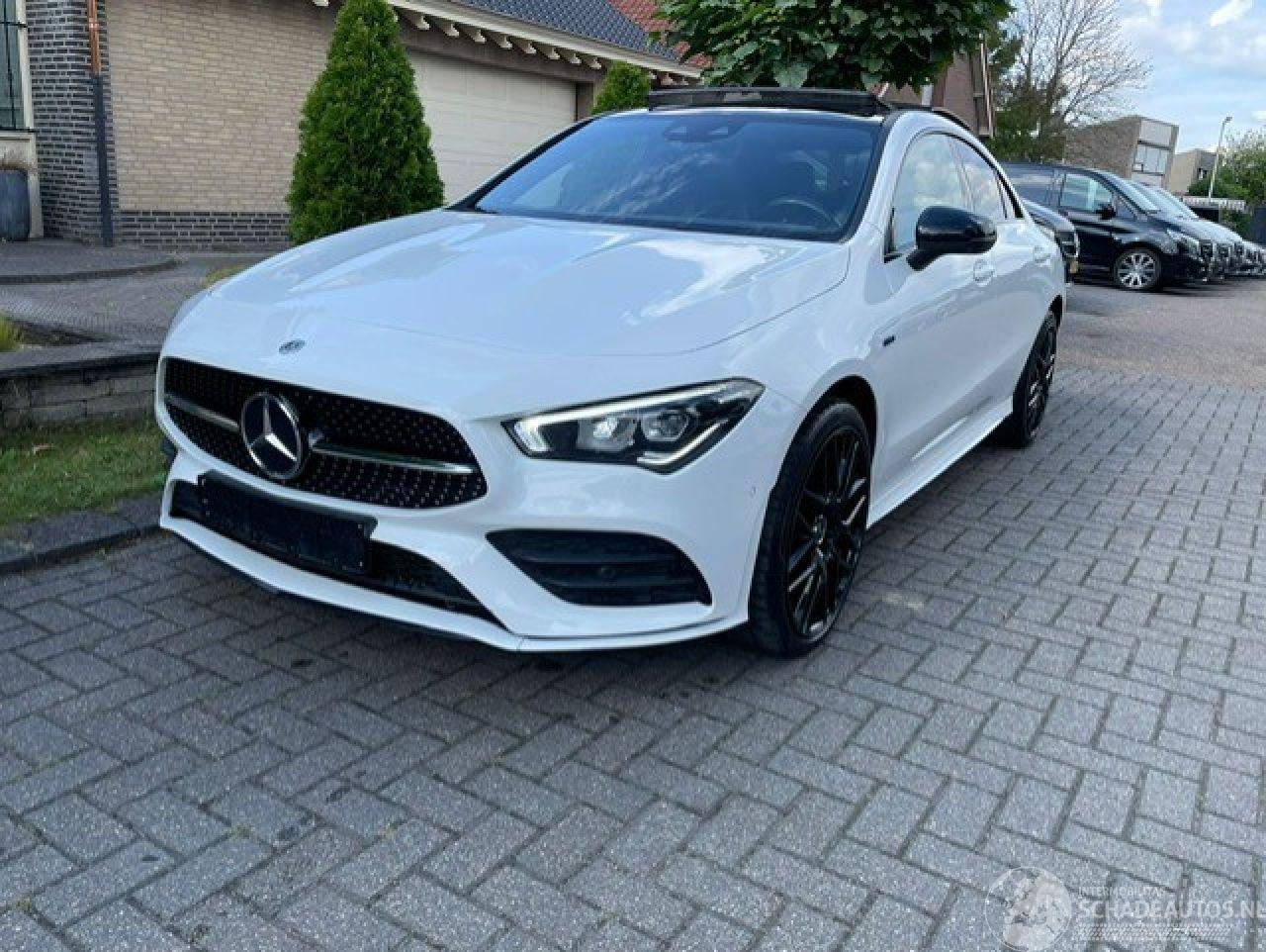 Mercedes Cla-klasse 250 e AMG LINE PANO NIGHT LED CAMERA NAVI
