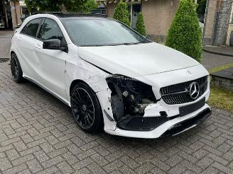 Mercedes A-klasse 180 AMG LINE PANORAMADAK NAVI LED picture 4
