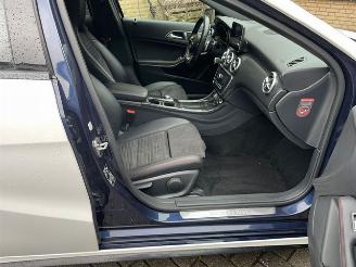 Mercedes A-klasse 180 AMG LINE PANORAMADAK NAVI LED picture 11